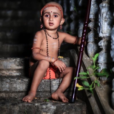 இவள் ஈழ நிலா. தேவைக்காக யாரிடமும் பேச மாட்டேன்..,, தேவையில்லாமல் யாரையும் எதிர்க்க மாட்டேன்..!!