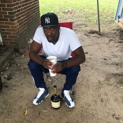 One the coolest laid back fella repping da #27SEL #TeamiPhone #TeamJordans #TeamNewYorkKnicks #TeamRollTide Follow Me On #DaGram: Fredo_334 #Snapchat: Fredo_334