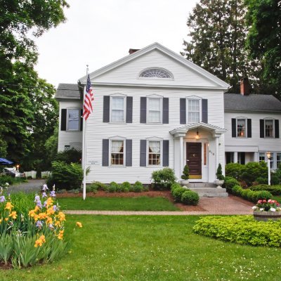 Cozy B&B in a1833 Greek Revival mansion on the CT Shore. Serving gourmet farm to table breakfast daily. Hosts include our #dalmatians Harley & Winston.