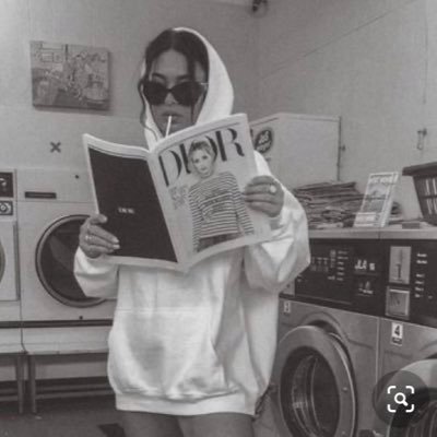 Julieelvira8's profile picture. Petrichor.