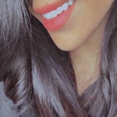 Y-A💛 عندي شخص مغنيني عن الدنيا ومافيها.