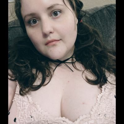 Autistic author & advocate, spoonie with EDS, fat, queer 🌻 Attending university online for creative non-fiction writing. Married +3 adorable cats! cis she/her.