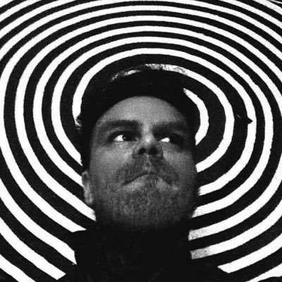 pokegux's profile picture. 🤟🏿🎮👁🎸🎥🪐☃️⚽️👾🚀🕹🍺