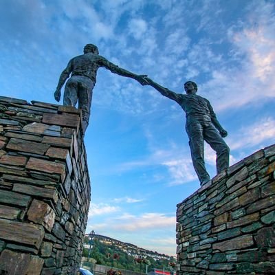 Capturing Derry's streetscapes, landmarks & life through a blend of unique photographs...