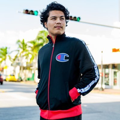 erickgotdahoez's profile picture. life to short to live sour and how about you double up the money every hour. speeding is my rush of adrenaline and happiness 🏎💨