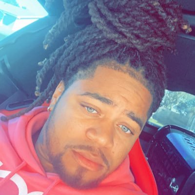 SC: Chrisbreaux23 IG: chrisbreaux_ 26 years young living life😎🌴 YOLO🤣