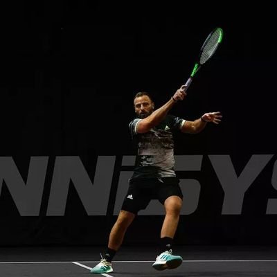 Our Racquet Sales, Stringing and Service Centre offers the latest in tennis racquets, strings, bags, balls and accessories plus professional racquet stringing
