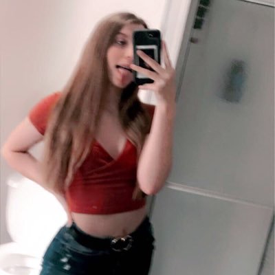 Alexis39763243's profile picture. dog water typa girl 🤷🏼‍♀️