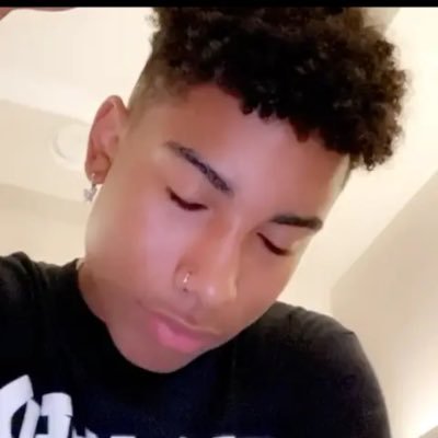 AzionItz's profile picture. •It’s Me Mf It’s Me•