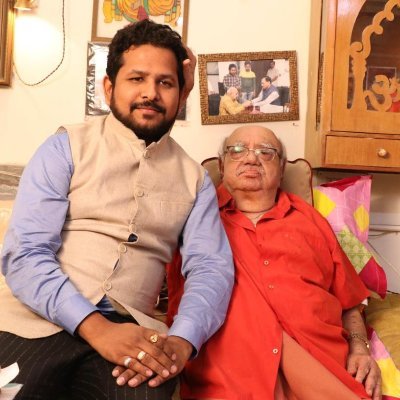 Chirag Daruwalla is the Son of Astrologer Bejan Daruwalla. He is giving astrology services to all those who come to him online as well as offline.