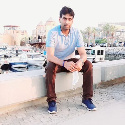 BhartiNagmani's profile picture. जो जितना दूर होता है नज़रो से
उतना ही वो दिल के पास होता है !
मुस्किल से भी जिसकी एक ज़लक देखने को ना मिले !
वही ज़िंदगी मे सबसे ख़ास होता है !!