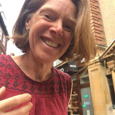 Latin & Class.Civ. teacher/ tutor; Medievalist; ultra runner & wannabe ultra swimmer. Stone carving enthusiast. Spaniel puppy’s human 🐶🏃♀️🏊♀️ she/her
