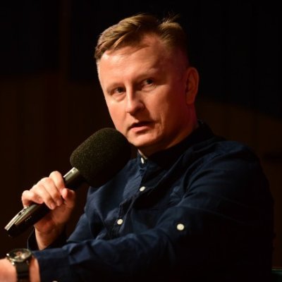 Dziennikarz @RadioGdansk. Politolog. Zawsze blisko sportu. Uważnie obserwuję otaczającą mnie rzeczywistość - tę bliższą i tę dalszą. Tu prywatnie i na luzie.