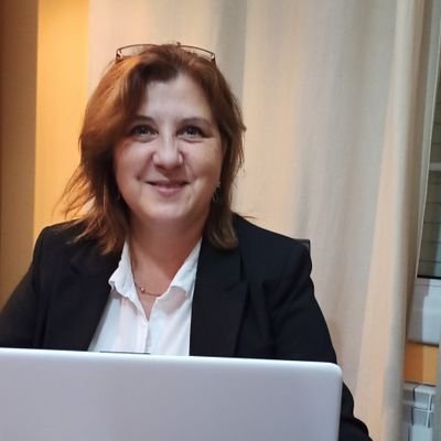 Esther_Pu's profile picture. 