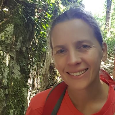 Prof de physique lycée adepte ++ des pedagogies actives et entièrement vaccinée