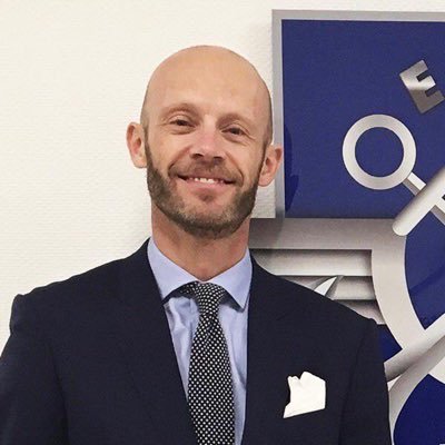 cedriclecomtesw's profile picture. Avocat