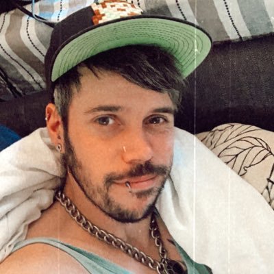 hypersi's profile picture. Hair stylist, Gaming nerd and anime lover.