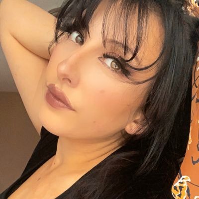 someebunny's profile picture. take the world nice & easy and the world will take you the same • adult human fairy • 🦋 she/her