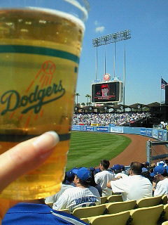 奈良から滋賀へ嫁いで8年が過ぎました。キャンディです。ビールはやっぱり甲子園で飲むアサヒスーパードライが一番♪