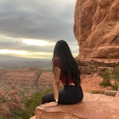 _rrriii_'s profile picture. If I was stranded on an island and I could only have one thing, I would want to have a good time (she/her)