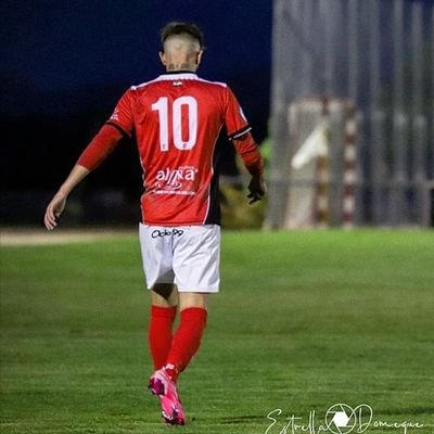 Futbolista ⚽ Actualmente Jugador de A.D.San Clemente 💙❤️,
C. La. Mancha G-XVIII 3 RFEF