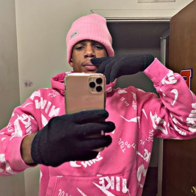 mainopptony's profile picture. FREE DA GANG💯.Livin ts how I wanna live🏚.GET Off Gang⚰️⚔️.Let’s Goooo💕💚