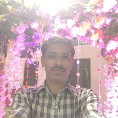 A Class Financer & mechnical engineer working in power project .......
& single