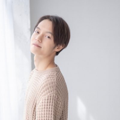 「窪田正孝×写真家・齋藤陽道 作品」公式アカウントです。発売に関する情報やオフショットなどをアップしていきます！「Vreath -Documentary of 窪田正孝 in エール-」は12/4(金)、「窪田正孝×写真家・齋藤陽道 カレンダー2021」は12/28(月)発売です！