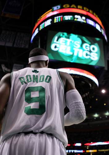 Official twitter of #Rondominators! FOREVER @Celtics FANS!  I want the ball in my hands at the end of the game. I want to make something happen. -@RajonRondo