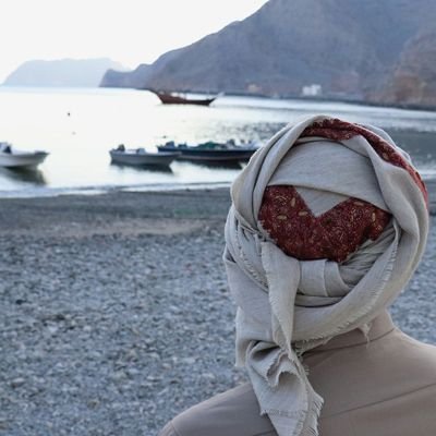 الوطن🇴🇲 أغلى ما نملك..
وهو الكيان الذي لا يمس أبداً..🤚
مسندم هي روحي وعزي وشموخي..🗻🏞
هاوي ومهتم ل📸📽🎞
#سيف_مسندم 🏞😍
