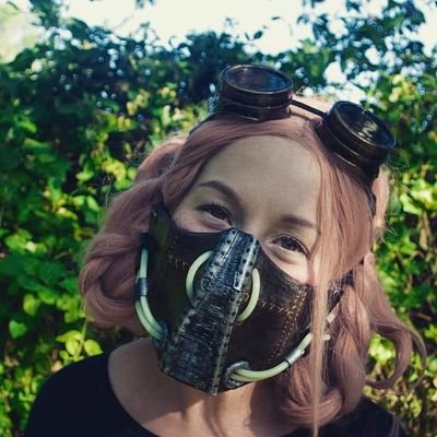 DaerDeDween's profile picture. Je crée des trucs et j'invente des gens.