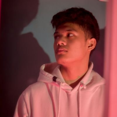 rozvilarde's profile picture. είσαι η μητέρα σου

Once you become fearless,
Life become limitless