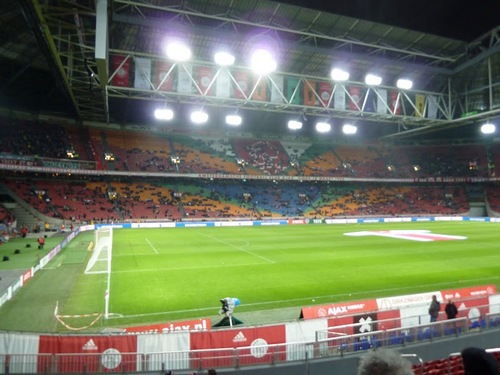 Love Ajax Amsterdam with inexplicable intensity. Arm chair traveler, real life sloth :)