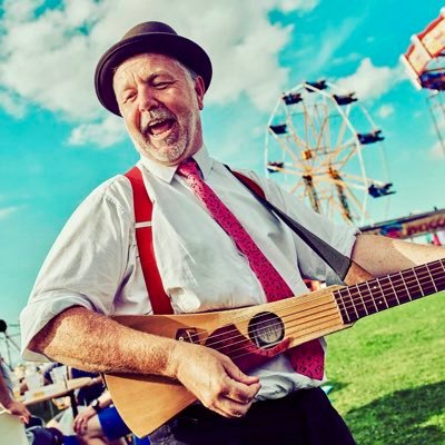 Married to George. We have a son Alfie. Im a Showman with various acts. The Pierrotters, Poppets Puppets, Headzup. I'm a freelance arts bloke. Cheers!