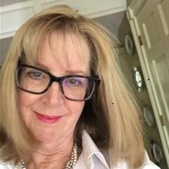 I'm a 3rd grade teacher who loves creativity in ideas, the arts, and challenges. I love anything to do with reading and finance.