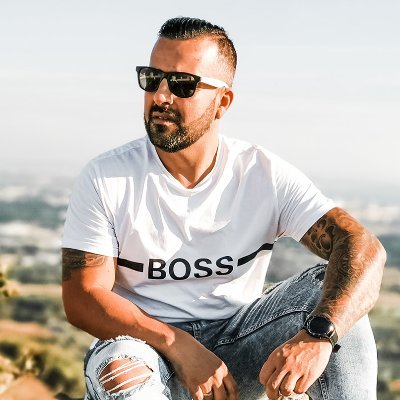 Be sure to watch this space as Ruben has a lot of passion he's built over 16 years and now has the chance to share it with the fans. His music is becoming very