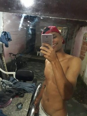 decepcionando o mundo desde de 1999 😁🍃