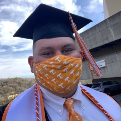 “In order to write about life, first you must live it.” | Sports Enthusiast | UTK Alum🍊| John 15:13