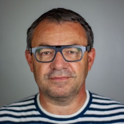 Maire de Briollay, directeur du patrimoine et de l'information documentaire CNDC - Angers.