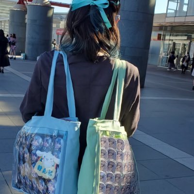 Mimi 今回 交換させていただいたお品物なのですが 硬質ケースから出すと袋に折り目がついてしまっていました ウエハースは袋から出さず保存する為 袋の折れ曲がりも品物が傷ついたことに変わりありません 決して 怒っているのではないのですが 皆様