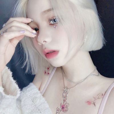 { 18+/OCRP/BIL/99' } Avery 'Ashen' Cavallone ㅡ ❝ She is bright like a glitter, bubbly like a champagne and could make you addict to her like a drug. ❞