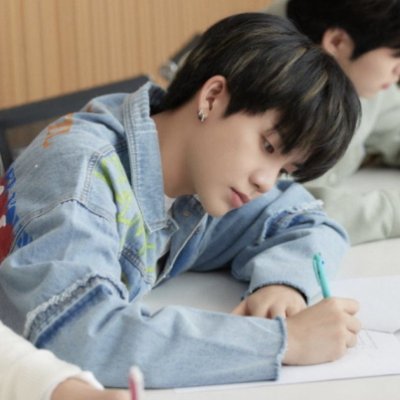 aeyo_7's profile picture. 