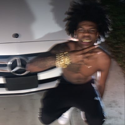 thbzeffe's profile picture. Hate love 🖤