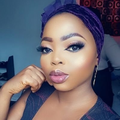 An Insurance Underwriter and a Makeup artist IG:@Lola_Dainty