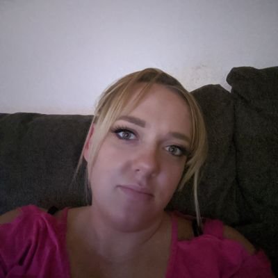 My name is Sara. I'm a counselor, a mother, a friend, a daughter and love everybody in my life today. I separated I'm learning what's next in my new journey.