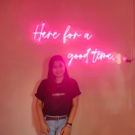 kneekahness's profile picture. she didn't need to be fixed, just loved. 💙