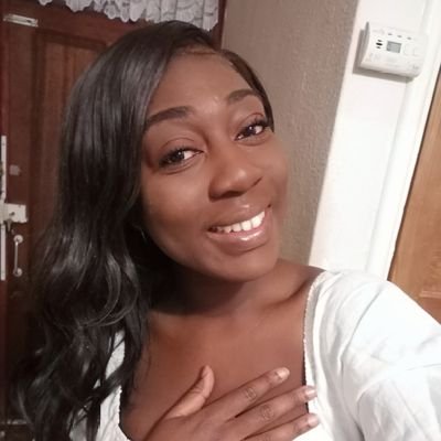 MelNti's profile picture. Allow me to introduce myself: Mel, Londoner, TV is my ♡ my job, I can be pretty clumsy