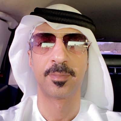 ابن رجل تضج المجالس بطيب ذكره وهو تحت التراب