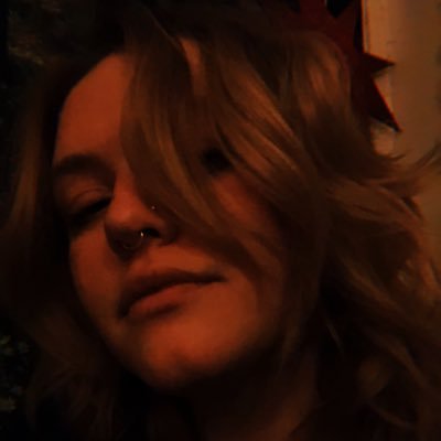 sadboimeg_'s profile picture. 