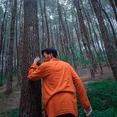 NeyRhon's profile picture. ambivert person